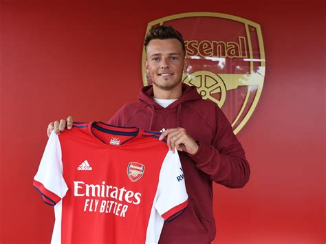 ben white signs for arsenal